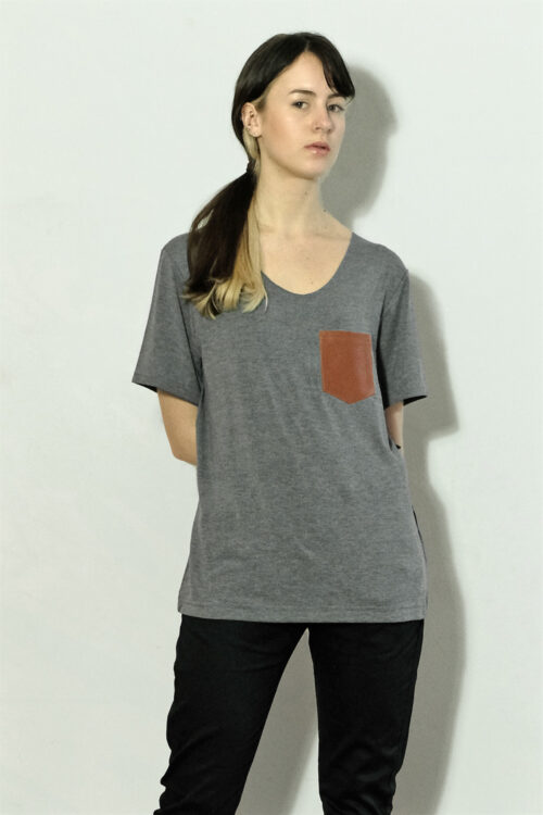 T-Shirt with leather chest pocket of grey viscose jersey