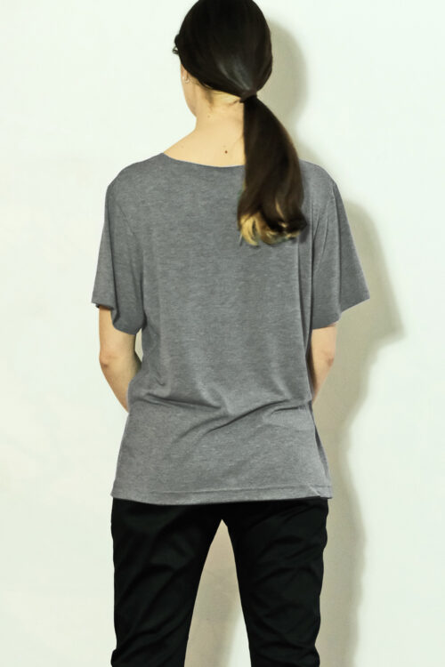 T-Shirt with leather chest pocket of grey viscose jersey - Image 2