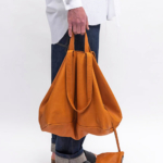 Genderless big bag ‘Såck’ in cognac